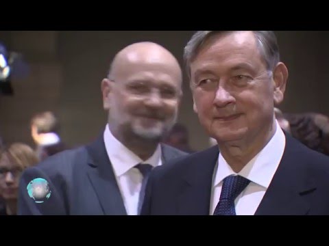 Bučke - E04P08   POLITIČNA SMETANA V NARODNI GALERIJI