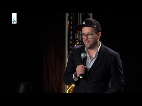 Begrüßung denk!mal Ralf Wieland und Moderator Ben