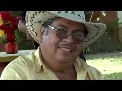 Ronald Arteaga - Un Puño de Tierra