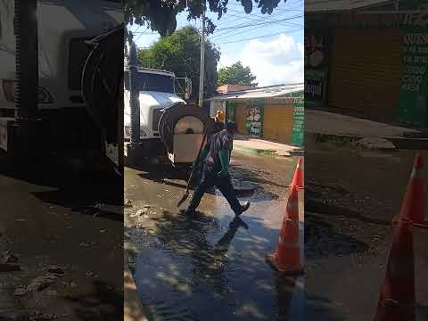 emergencia en valledupar cesar Colombia estante abonada la alcantarilla el agua está dentro la casa
