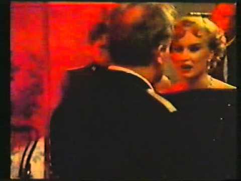 La svastica nel ventre finale