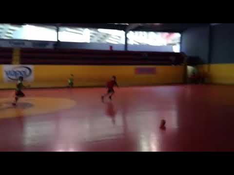 Gol de kayky com direito a passa de letra