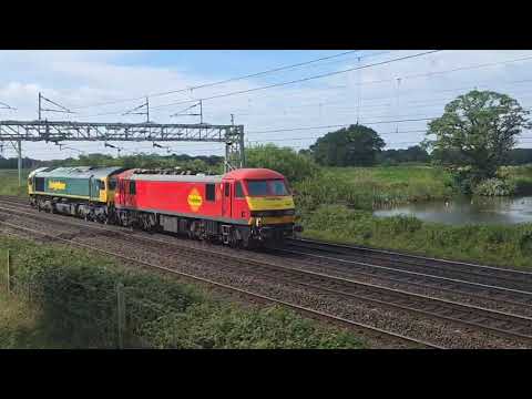 0Z90 - FL90s - 90018 off for new paint with 66589 leading, at Chorlton
