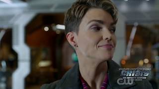 The Monitor Tells Heroes About The Paragons Crisis on Infinite Earths Crossover