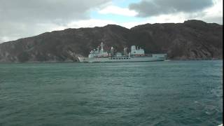 preview picture of video 'RFA Fort George passing through Corryvreckan Whirlpool'