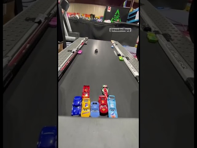 Vídeo relacionado con Disney Cars Varsity - Chaqueta bomber Lightning McQueen estilo béisbol para niños, rosso, 3-4 años