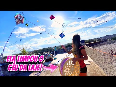 Giant Carnival Kite Rises from Rooftop and Street Kites Attack It - Rooftop vs. Street Battle in ...