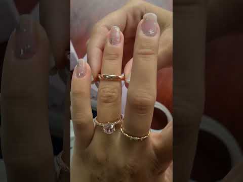 Ella Movió Su Anillo De Bodas A Un Collar, Pero Mi Respuesta Silenciosa Cambió Nuestro Matrimonio...