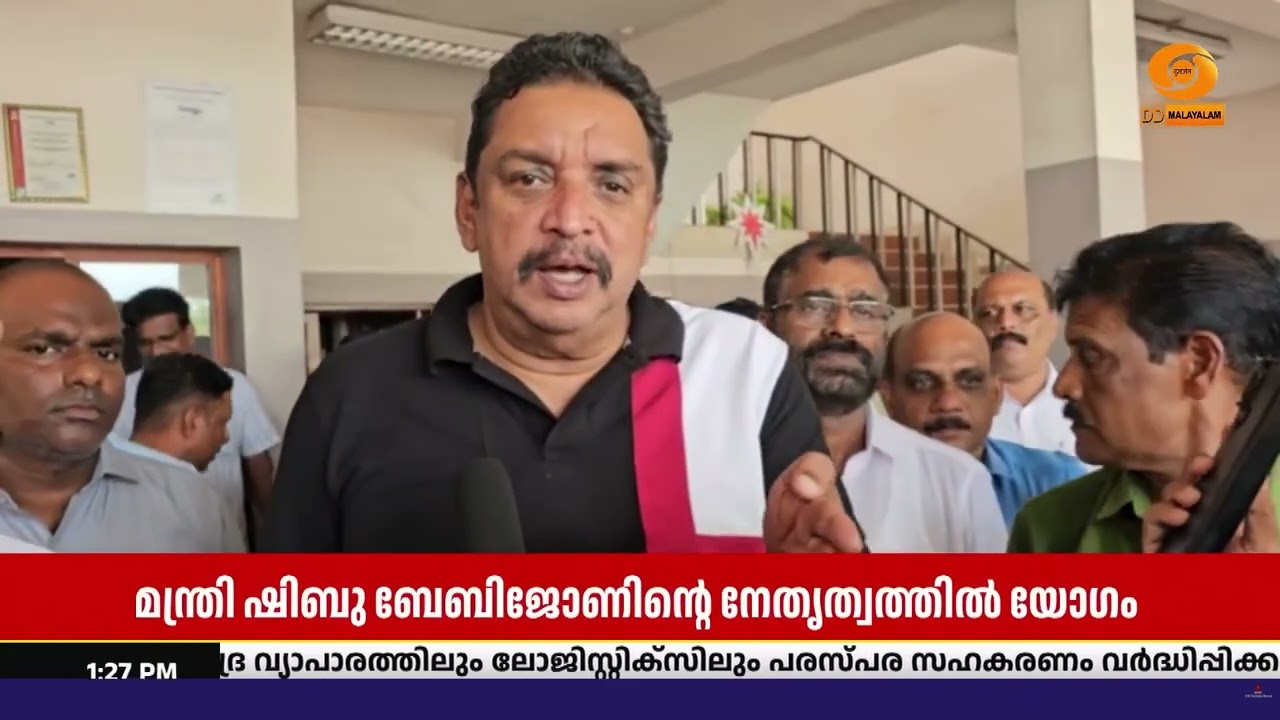 ഫണ്ടില്ലെന്ന കാരണം പറഞ്ഞ് ഓടകളുടെ ശുചീകരണം നടത്താത