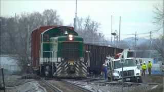 preview picture of video 'East Tennessee Railway Shoves onto the NS Main in Johnson City 1/9/13'