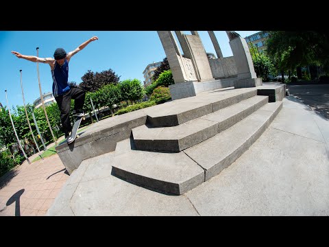 'PRECIES NIKS' by Jan Maarten Sneep