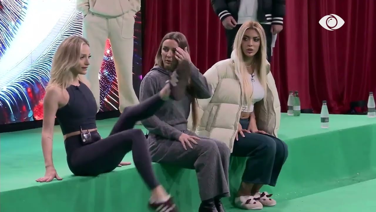 Grupi i Gretës bisedojnë për krijimin e koreografisë