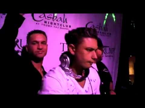 Pauly D and The Situation Fist Pump