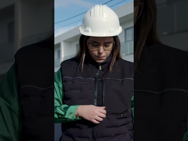 Vídeo relacionado con VELILLA 108; Chaleco acolchado multibolsillos; Color Gris; Talla M