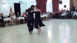 Virginia Cutillo y Jose Halfon bailando el tango QUE TE IMPORTA QUE TE LLORE en VIDA MIA