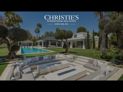 Impressive villa on the front line of the golf course at Las Brisas, Nueva Andalucía