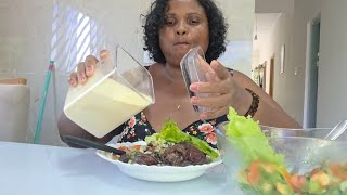 ALMOÇO DE HOJE  FEIJOADA COM FRANGO ASSADO|pimenta ardida salada😋😋😋😋😋
