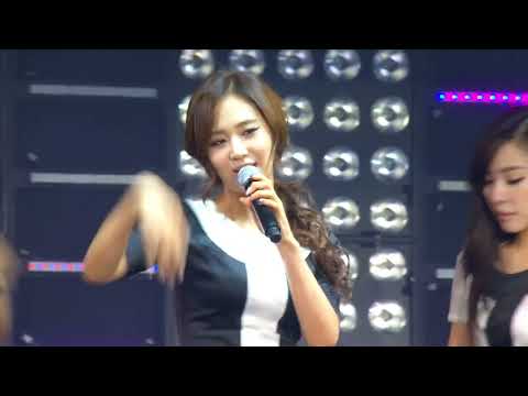 GIRLS' GENERATION | SNSD - 'Hoot' at 'I AM' SMTOWN Live '10 in Madison Square Garden