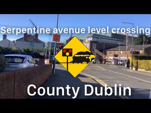 Serpentine avenue level crossing