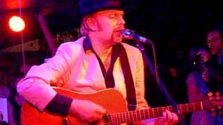 Luke Haines sings '21st Century Man / Show Girl Medley' (incomplete, sadly) 19 January 2011