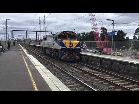 VL class light engine movement at South Kensington