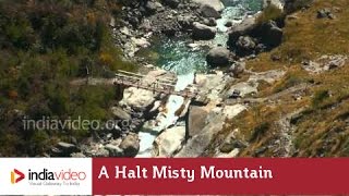 A Halt amidst Misty Mountains 