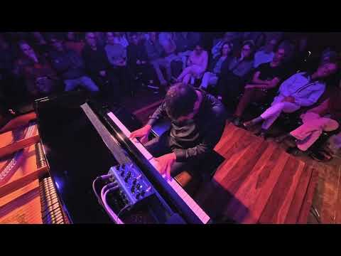 Miles Davis:SOLAR - Improvisation by André Mehmari