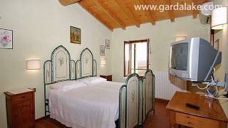 preview picture of video 'Agriturismo Antica Corte la Valle - Sona - Lago di Garda Lake Gardasee'