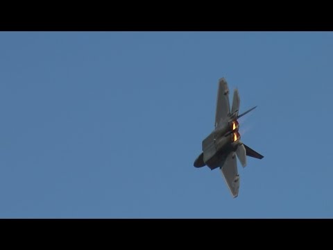 USAF F-22 Raptor demo - Oshkosh 2015 - Saturday