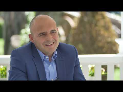 BOTA E FSHEHTË -ME SYRIN E ZEMRËS (2017)