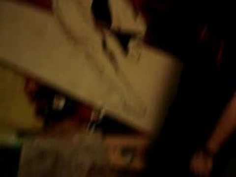 El Chanodestruye una mesa