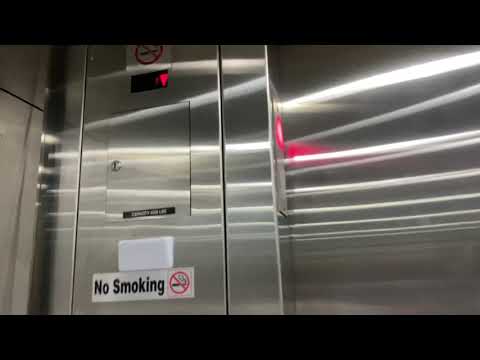 Elevador hidráulico Schindler HT VR no H&M Dolphin Mall Miami, FL