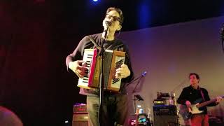 They Might Be Giants - Particle Man &amp; The Famous Polka live