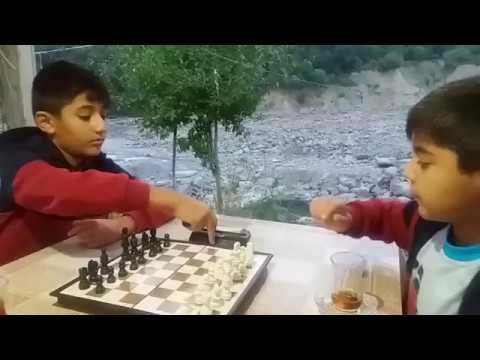 Çay Qırağında Şahmat Oyunu Oynadıq Vəzirsiz 3-cü Dərəcə 4-cü Dərəcəyə Qarşı – Şahmat Dərsi