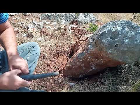 geç kaldık defineyi götürmüşler uyanıklar !!!