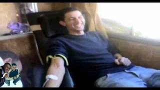 preview picture of video 'komiufla tazmalt bejaia aamriw Le centre de transfusion sanguine mobile fateh et zovir 2 sur 3'