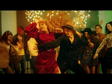 GINIA - Hola, Señorita (Official Video)