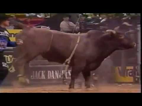Little Yellow Jacket bucks Craig Sasse - 03 PBR Finals