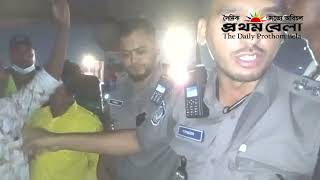 উত্তরায় ট্রাফিক সার্জেন্টকে বাসে তুলে নেওয়ার চেষ্টা, চালক-হেলপার আ/ট/ক