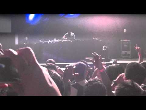 Gareth Emery - Lights vs. I Rave You