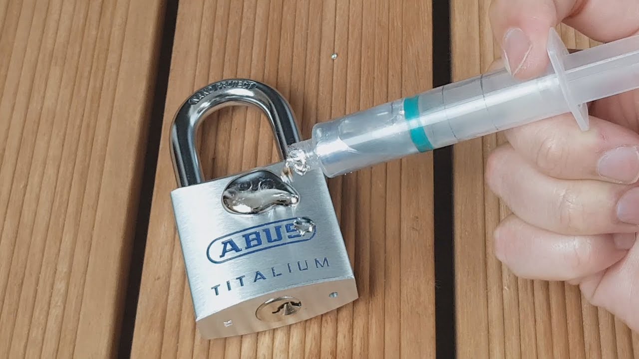 UMA ÚNICA GOTA desse Líquido é capaz de DESTRUIR um Cadeado!