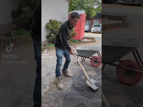 Schaufel richtig halten und schaufeln