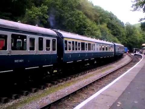DMU class 117  arrives at Llwyfan Cerrig. Gwili Railway "Diesel Gala"