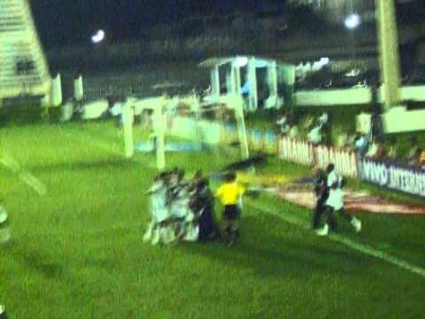 Zé Roberto vira o jogo com um golaço! (Vasco 3x2 Goiás - 01 outubro 2010)