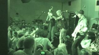 DEMENTED ARE GO- Skating in the rain (Sala Estraperlo 16-4-10)