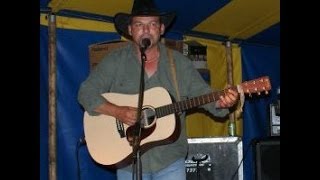 Leo Jr Vézina ==That Girl Who Waits on Tables