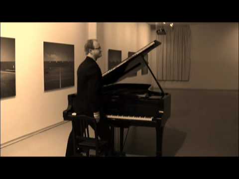Andrew Chubb plays Philip Glass in CANADA - 'Einstein on the Beach'' - Trilogy Sonata 1st movt.