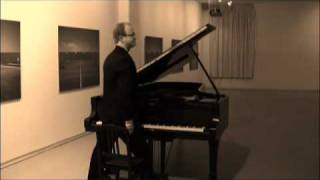 Andrew Chubb plays Philip Glass in CANADA - 'Einstein on the Beach'' - Trilogy Sonata 1st movt.