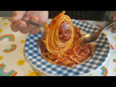 PASTA: Spaghetti Amatriciana - Roman Style - Simply & Tasty Sauce with only 4 Ingredients