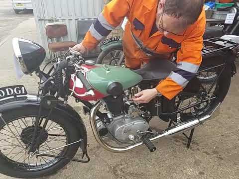Starting a 1929 Griffon G50S 350cc at Andy Tiernans